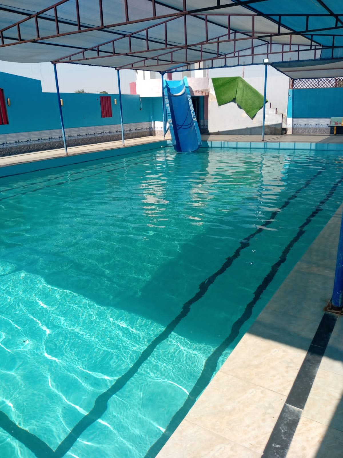 Swimming Pool & Outdoor Amenities