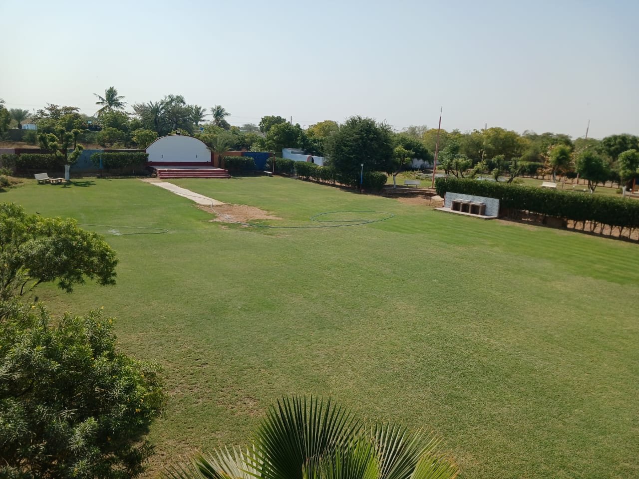 Farmhouse Lawn & Facilities